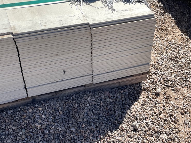 #4339-•-(appx.-160-pieces)-allura-12"-primed-fiber-cement-lap-siding-image-10