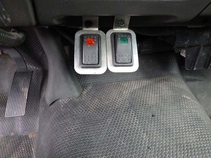 2006-chevrolet-silverado-2500hd-image-33