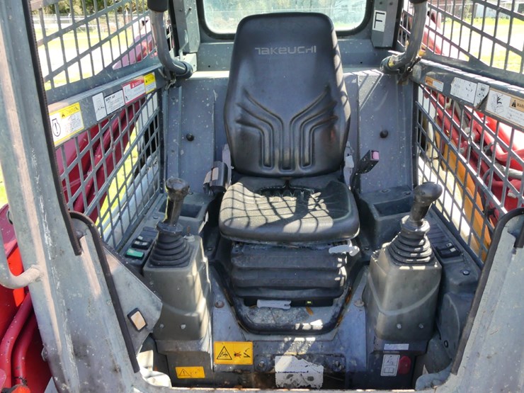 2020-takeuchi-tl8r2-image-10