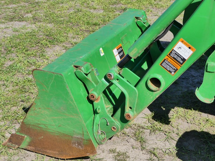 2018-john-deere-3033r-image-11