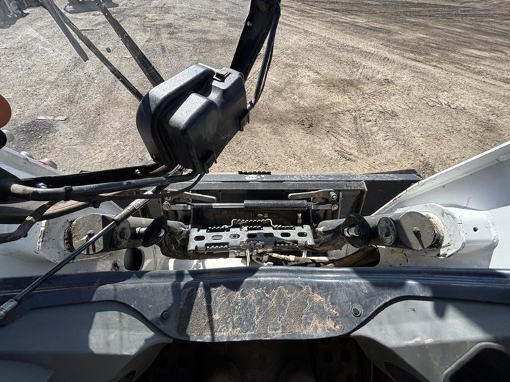 2018-bobcat-s550-image-21