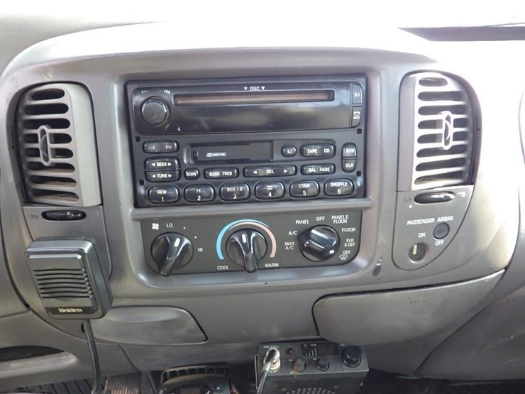 2004-ford-f150-image-24