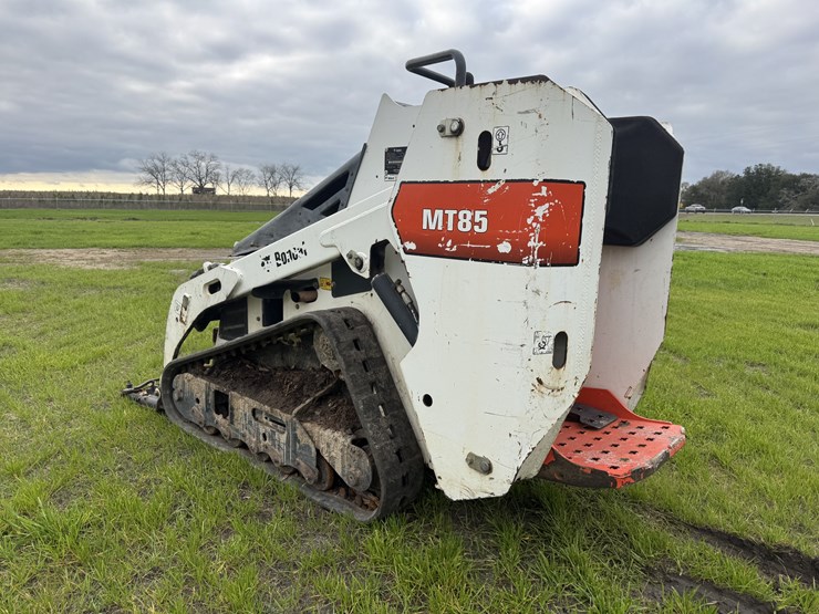 2017-bobcat-mt85-image-4