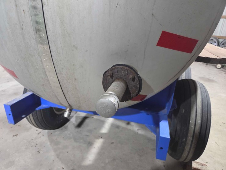 1000-gallon-liquid-nurse-trailer-image-23