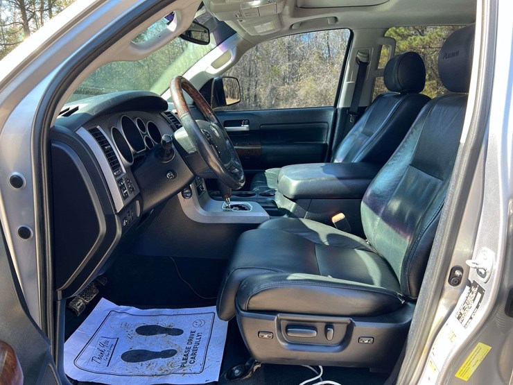 2010-toyota-tundra-image-10