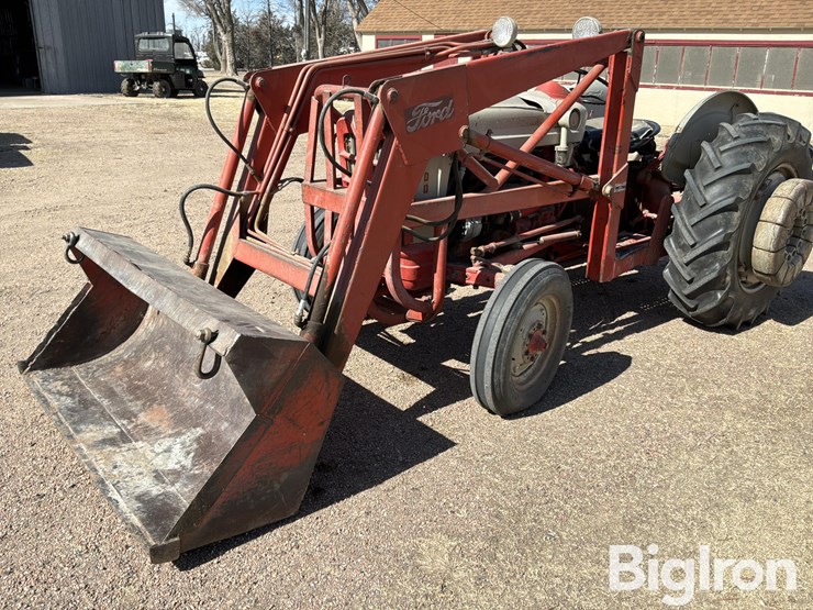 1958-ford-841-image-9