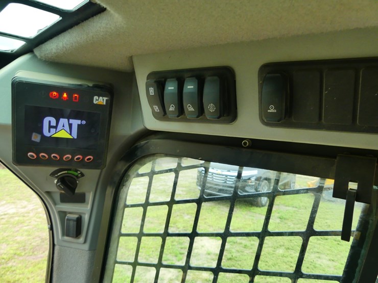 2022-caterpillar-262d3-image-15