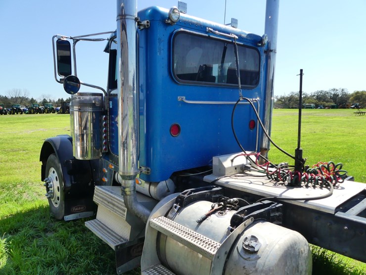 2006-caterpillar-18-image-8