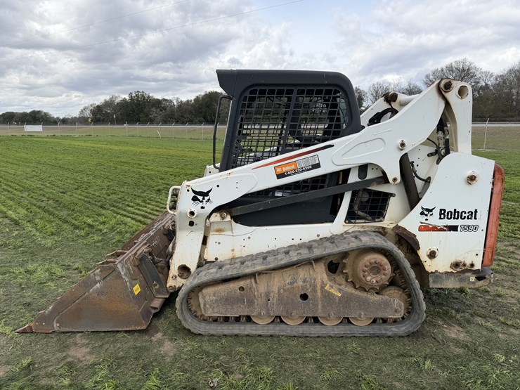 2015-bobcat-t590-image-2