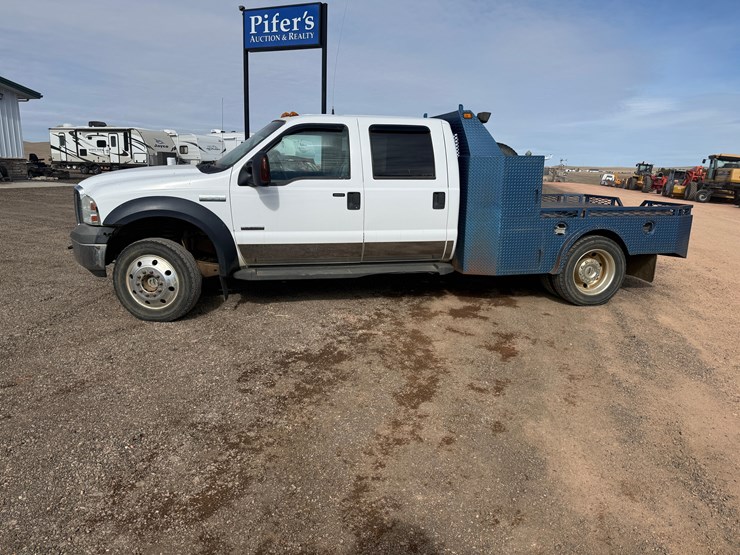 2006-ford-f550-image-14