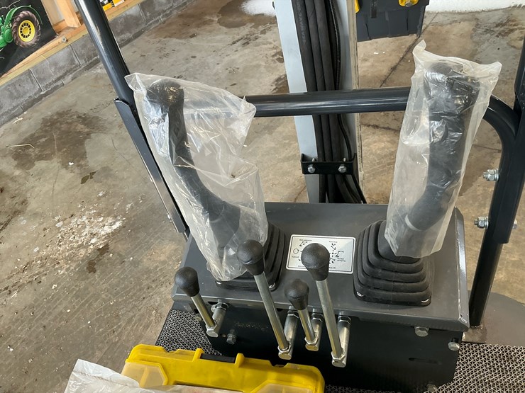 #1211-•-ats-d12r-mini-excavator-image-17