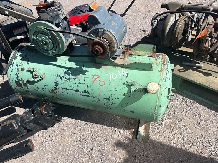 #4352-•-air-compressor-image-2