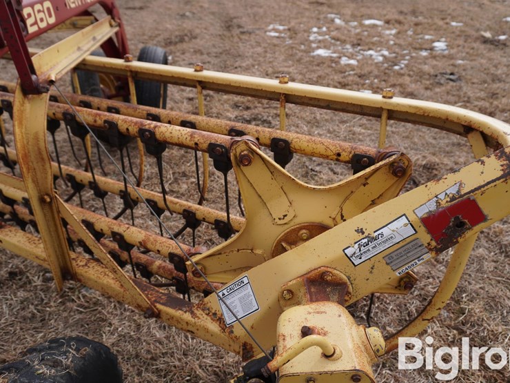 new-holland-260-image-11