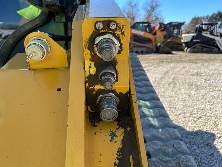 2022-caterpillar-299d3xps-skid-steer-loader-image-11