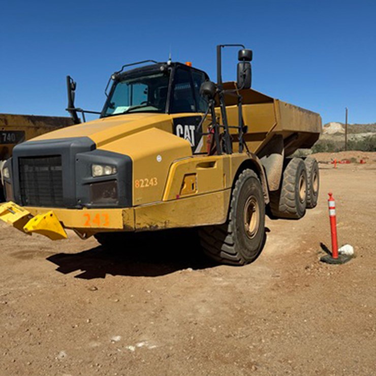 2013 CATERPILLAR 740B