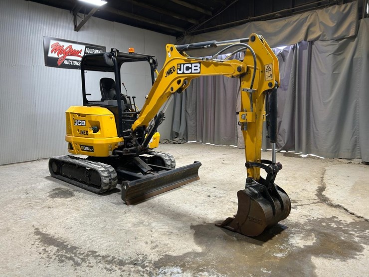 2022-jcb-35z-mini-excavator-image-4