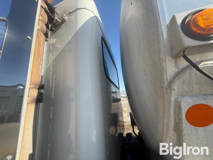 2014-peterbilt-389-image-10