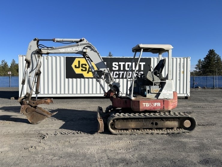 takeuchi-tb35fr-mini-hydraulic-excavator-image-2