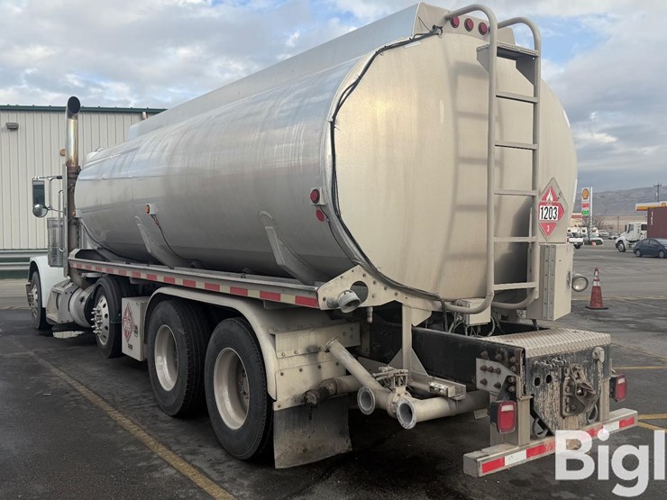 2014-peterbilt-389-image-7