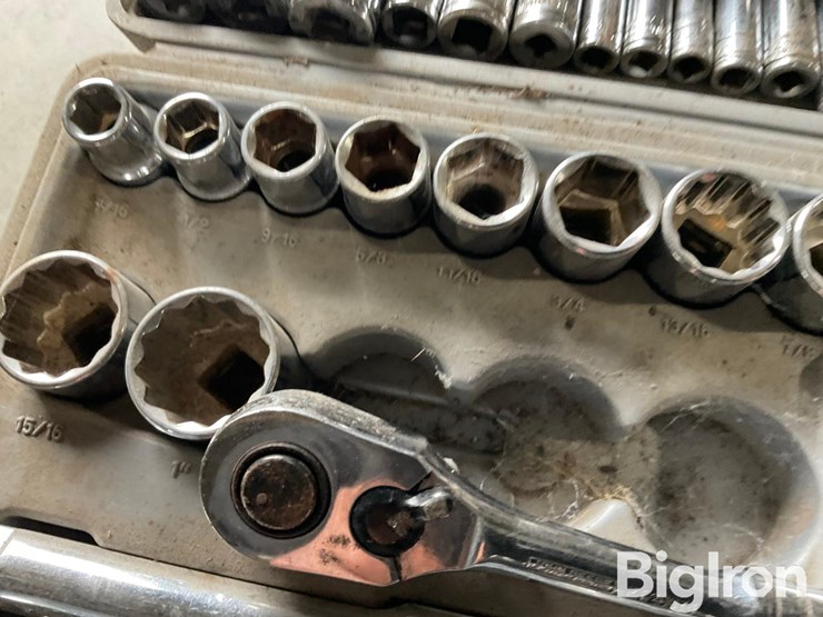 john-deere-12-image-11