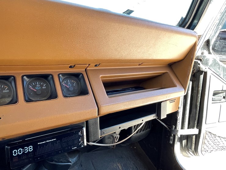 1994-jeep-wrangler-image-35