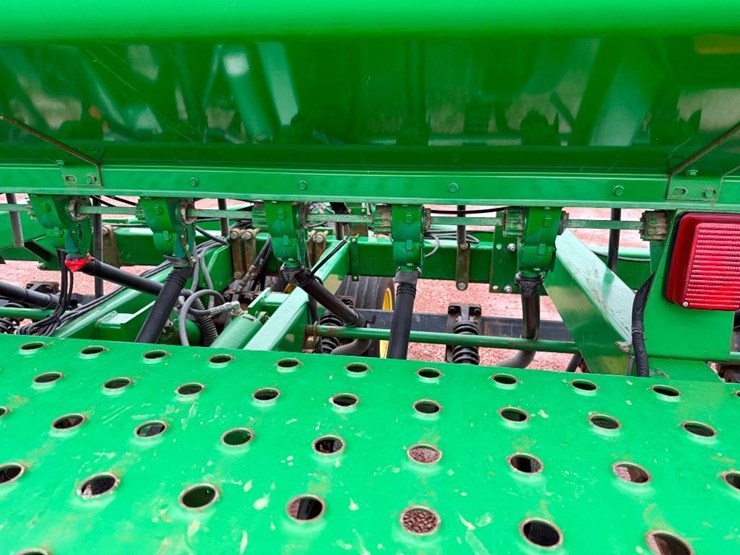 john-deere-1560-image-37