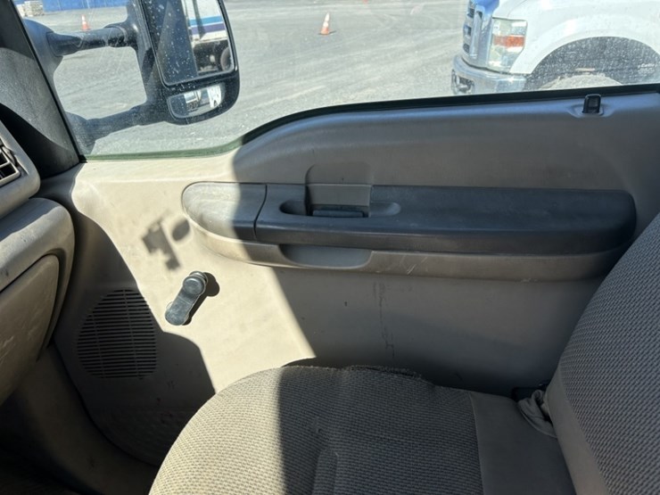 2003-ford-f550-xl-sd-image-19