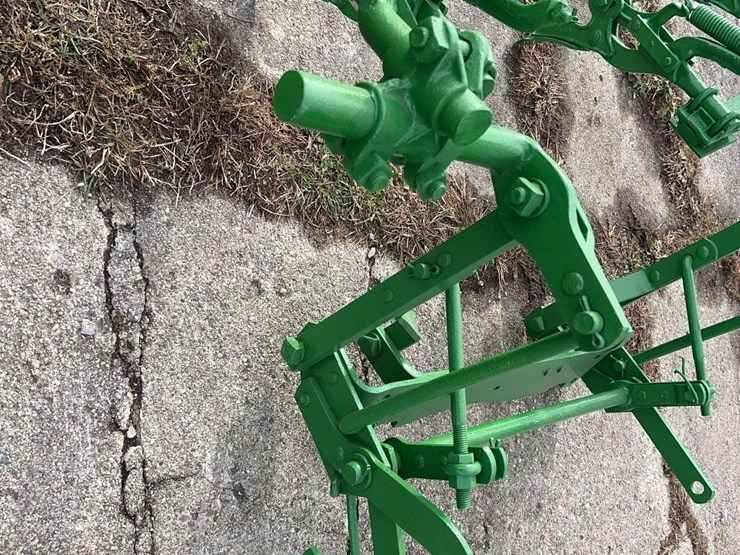 john-deere-one-row-mounted-cultivator-image-20