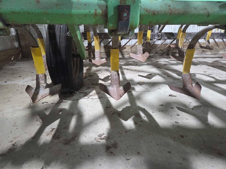 18'-deutz-allis-1250-field-cultivator-w/-remlinger-single-bar-diagonal-spike-harrow-image-12