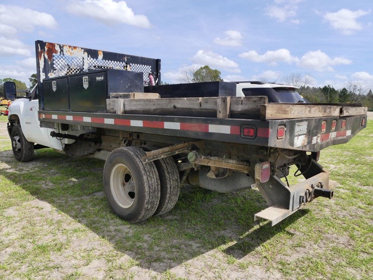 2012-chevrolet-3500-image-4