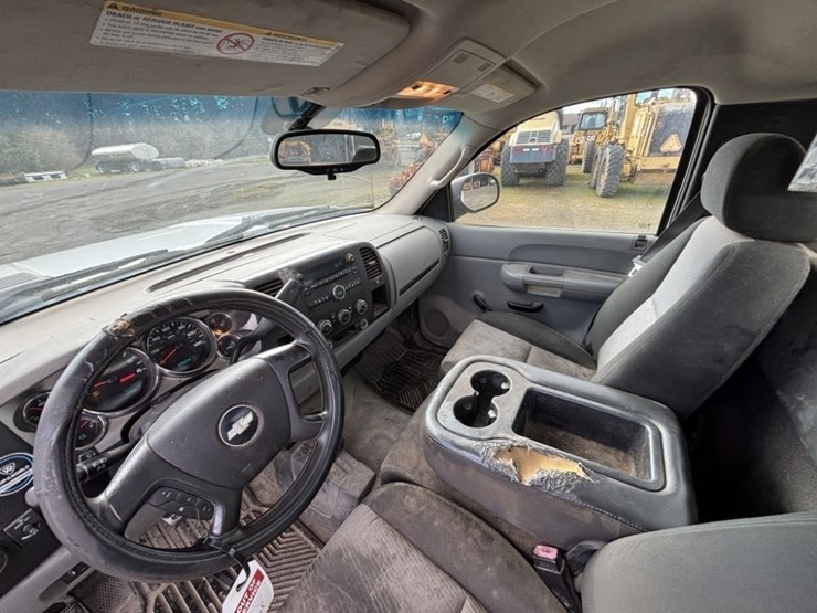 2009-chevrolet-silverado-2500-image-19