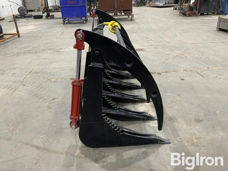 2025-massey-ferguson-730-image-4