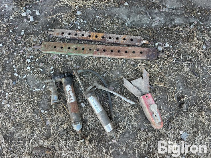 caterpillar-22-image-3