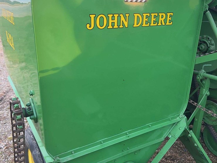 john-deere-no.-12a-pull-type-combine-image-26