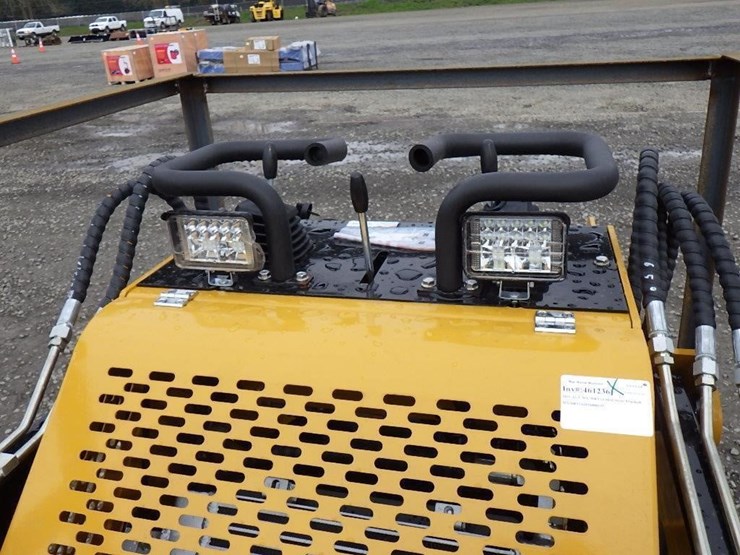 2025-agt-mx-mrt14-skid-steer-tracked-loader-image-12