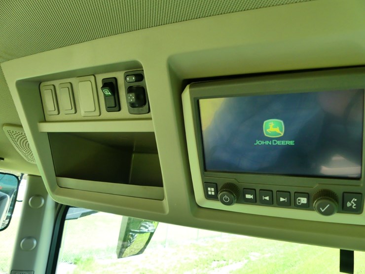 john-deere-8r-310-image-17