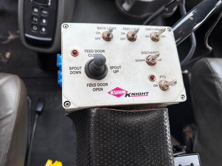 international-7600-image-61