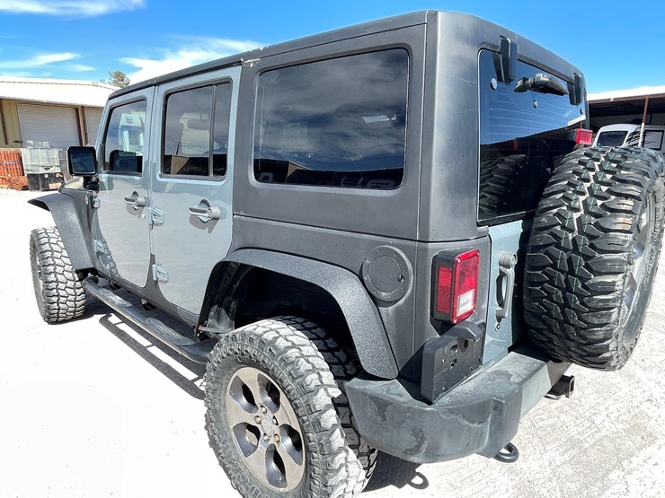 2014-jeep-wrangler-image-15