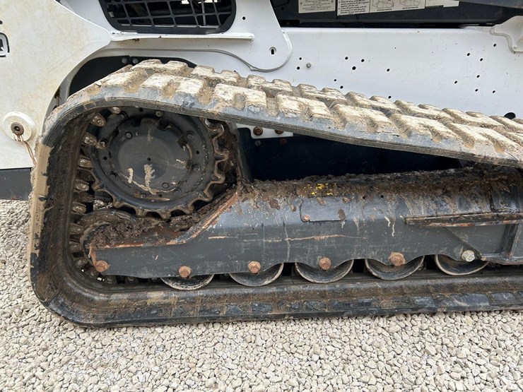 2022-bobcat-t770-image-13