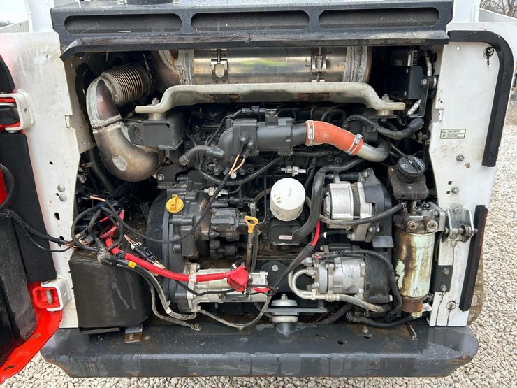 2022-bobcat-t770-image-15