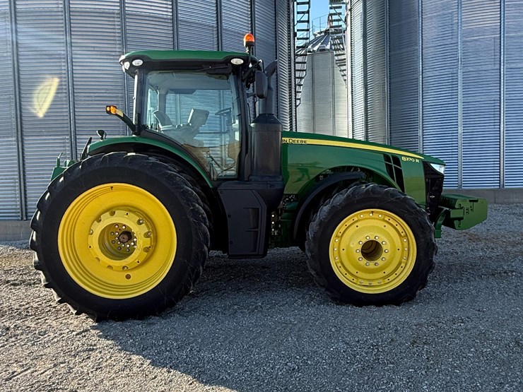 2016-john-deere-8370r-image-4