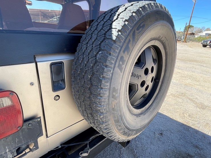 1993-jeep-wrangler-image-51