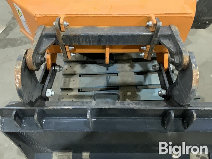 2025-massey-ferguson-730-image-12