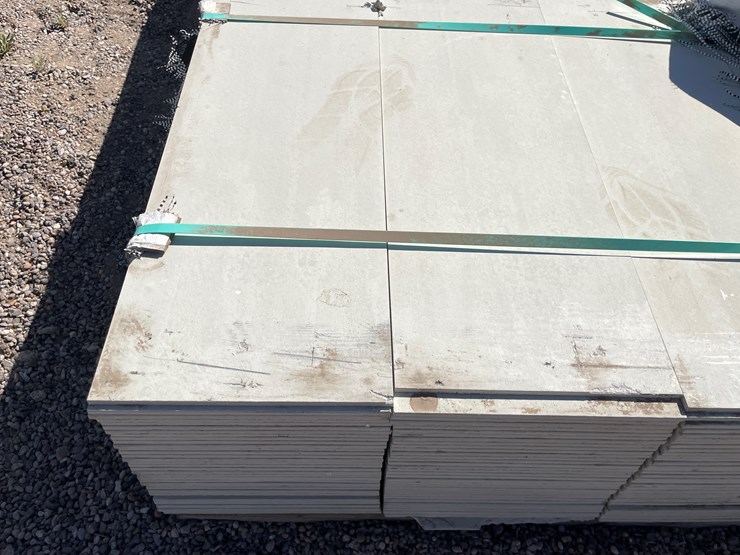 #4339-•-(appx.-160-pieces)-allura-12"-primed-fiber-cement-lap-siding-image-12