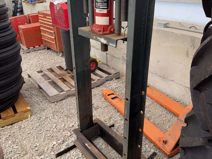 standard-manufacturing-30-ton-shop-press-image-2