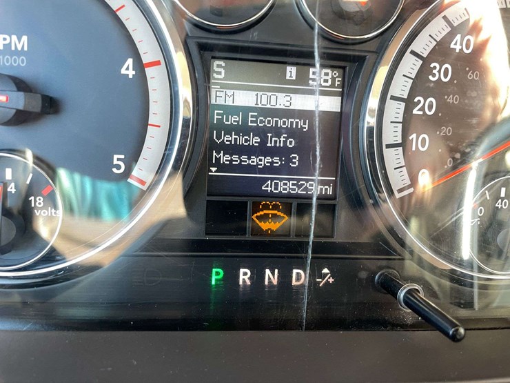 2010-dodge-ram-3500-image-24