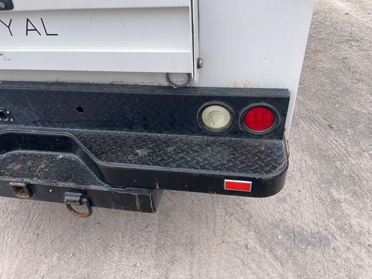 2015-chevrolet-silverado-2500-image-36