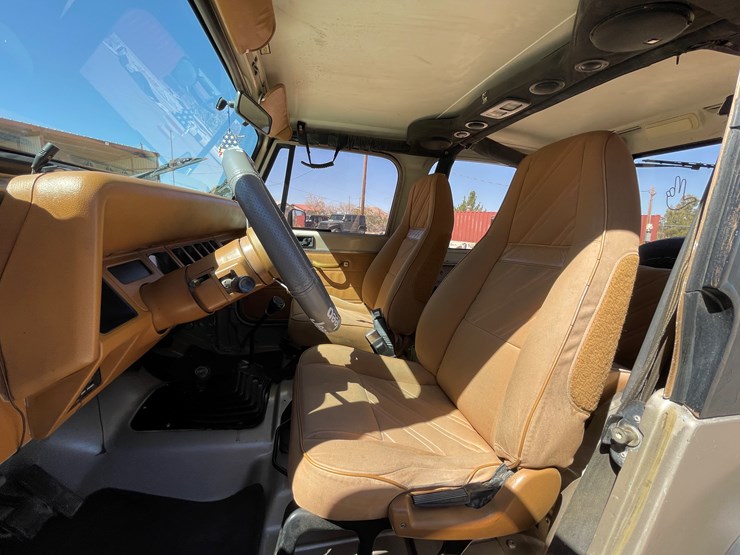 1993-jeep-wrangler-image-13