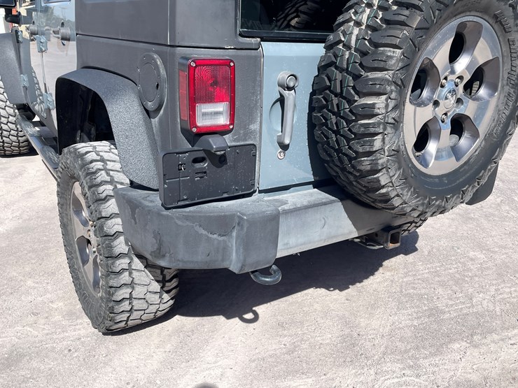 2014-jeep-wrangler-image-13