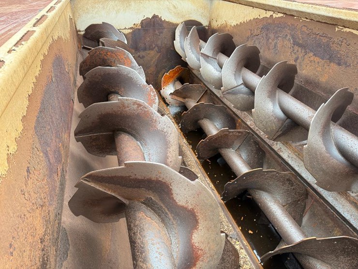 international-7600-image-78